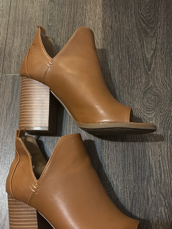 Pink Lily Shoes - Pink Lily Open-Toe Block Heel Ankle Booties - Tan size 6